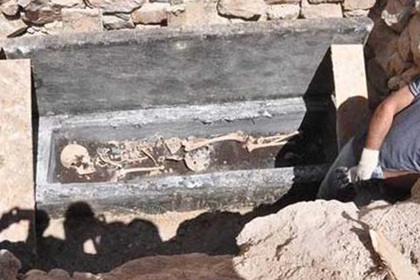 При попытке продать гробницу со скелетом в Турции задержаны 12 «черных археологов»