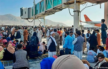 В аэропорту Кабула вспыхнул пожар