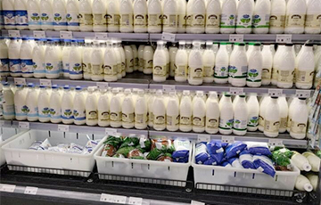 В беларусских магазинах продолжаются перебои с молоком
