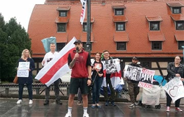 Белорусы по всему миру выходят на акции солидарности
