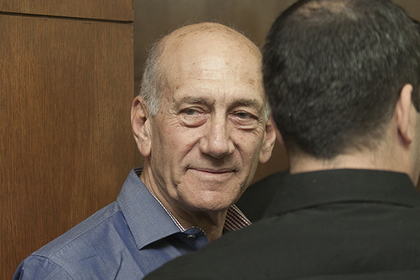 Израильские власти решили досрочно освободить бывшего премьера Эхуда Ольмерта