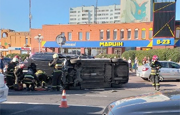 Жесткая авария на улице Притыцкого в Минске: перевернулись два авто
