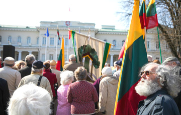 Сотни пенсионеров в Вильнюсе вышли на марш с требованием пенсий по ?350