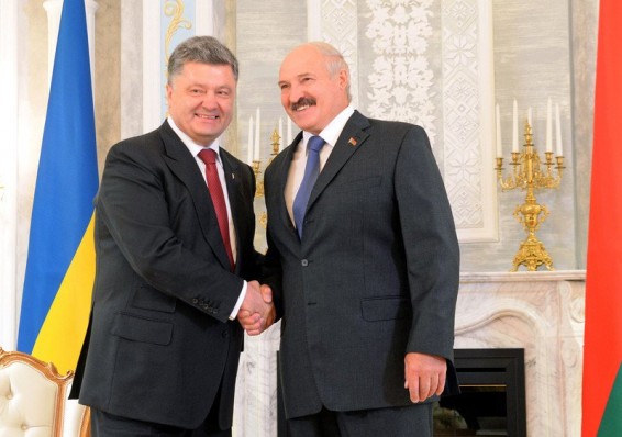 В Киеве Лукашенко и Порошенко проводят переговоры