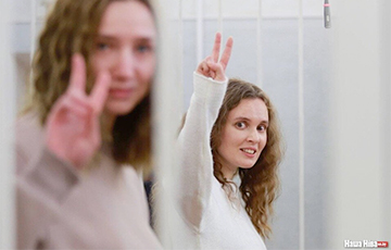 Муж Екатерины Андреевой: Девушки показывали знак победы, они готовы бороться