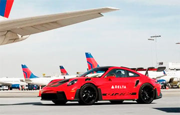 В США опаздывающих пассажиров доставляют к самолету на Porsche за $240 тысяч