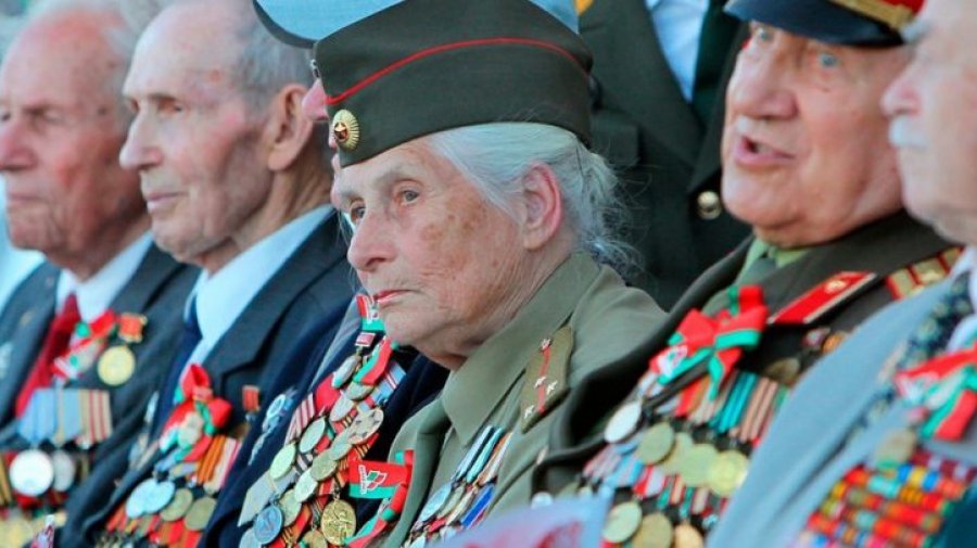 В администрации Лукашенко сообщили о 2,5 миллионах ветеранов в Беларуси. Откуда они взялись?