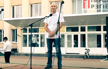 На «провластном» митинге в Ганцевичах пенсионер выступил против «таракана»