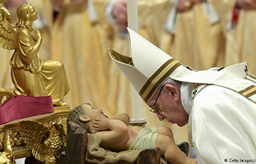 На рождественскую мессу  Папы Римского пришли 10 тысяч верующих
