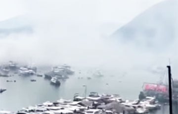 В Гонконге при пожаре затонули 10 яхт