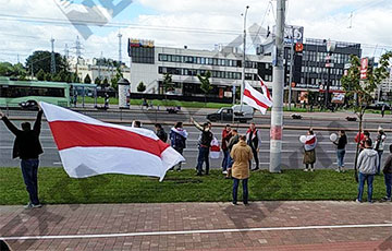 Минчане вышли на акции в разных районах столицы