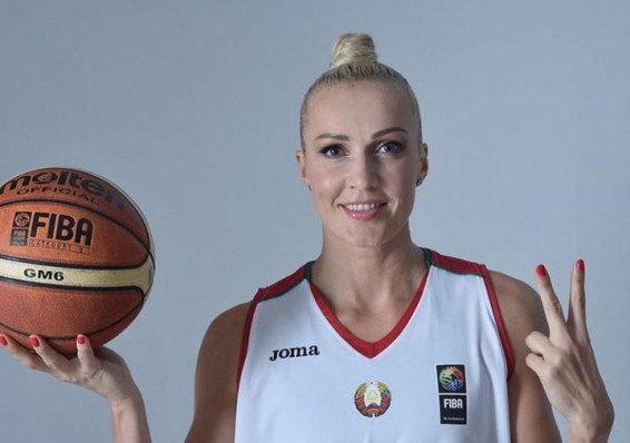 Игроки женской NBA поддержали белорусскую баскетболистку Елену Левченко