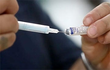 Несмотря на скандал, Словакия начинает делать прививки российским «Спутником V»