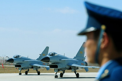 Китай выслал истребители на сопровождение иностранных самолетов