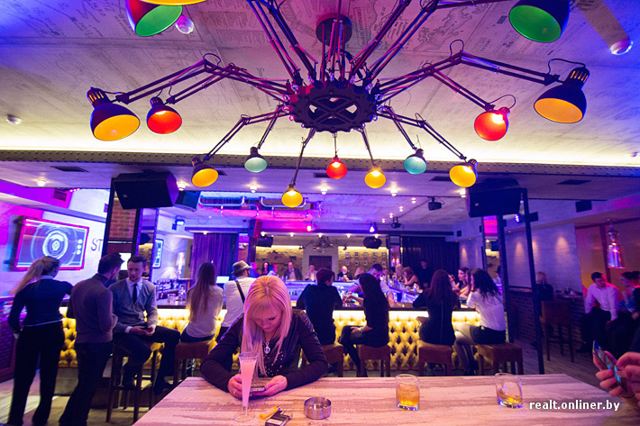В Минске открылся секретный бар, куда попадают по паролю