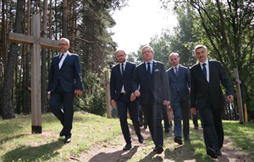 Польская делегация почтила память жертв сталинских репрессий в Куропатах