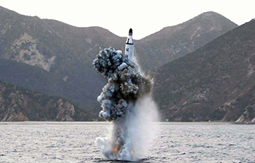 СМИ: КНДР готовит к спуску на воду подлодку с ракетами на борту