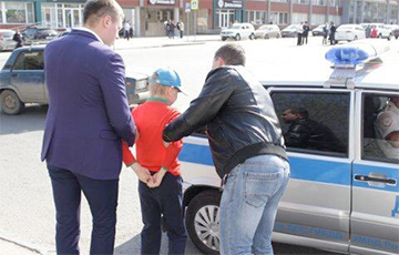 Путин VS дети: как на митингах в России массово задерживали подростков