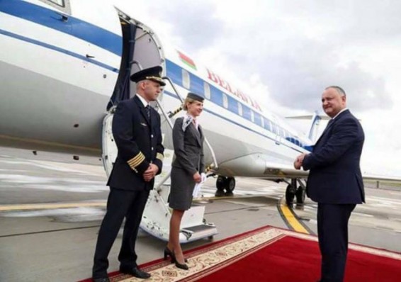 Президент Беларуси одолжил самолет молдавскому коллеге для возвращения в Кишинев
