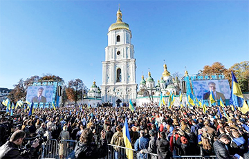 На Софийской площади в Киеве прошел благодарственный молебен за автокефалию