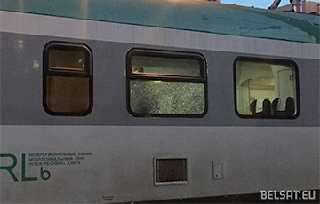 Поезд бизнес-класса с разбитым стеклом — норма?