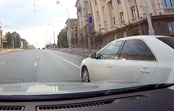 Видеофакт: Водители не поделили полосу на проспекте Независимости в Минске