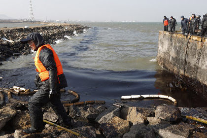В Китае задержали девять человек по делу о взрыве на нефтепроводе