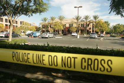 Бывшему соседу калифорнийских стрелков предъявили обвинения