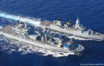 Немецкие военные корабли будут спасать беженцев в Средиземном море