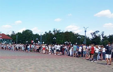 Протестующие в Гродно вызывают главу города на ковер