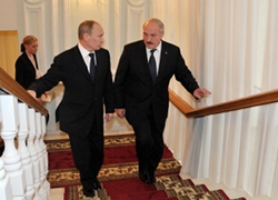 EUobserver: В поисках денег Лукашенко дурит Россию и ЕС