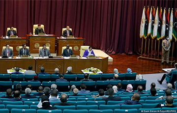 Парламент Ливии проголосовал за новое переходное правительство