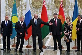 Дружба с диктаторами не поможет Украине