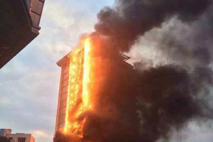 Многоэтажный отель загорелся в Китае