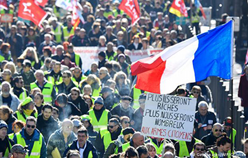 Во Франции на протесты профсоюзов вышли 300 тысяч человек