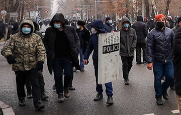 Повстанцы в Алматы оказывают ожесточенное сопротивление силовикам