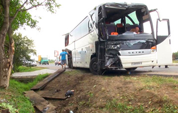 В Украине туристический автобус из Беларуси попал в ДТП