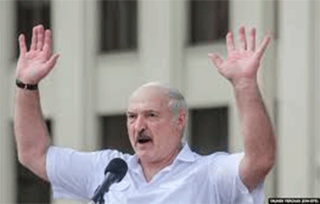 Лукашенко лишил званий более 80 бывших военнослужащих