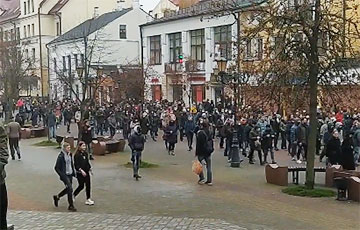 «Минск, мы с тобой!»: массовое шествие в Бресте