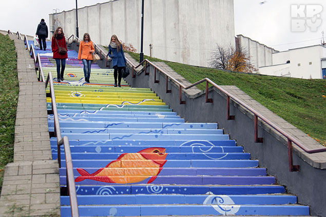 Арт-лестница в Могилеве: птицы и рыбы под ногами