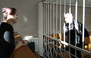 Дмитрий Полиенко сделал предложение активистке Анастасии Гусевой прямо в зале суда