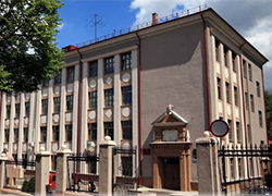 Юридический колледж БГУ оставили без помещения из-за «элитной» школы