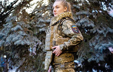 Минобороны Украины сертифицировало первый женский бронежилет