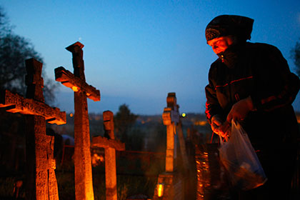 Румынских полицейских обвинили в получении взяток от гробовщиков