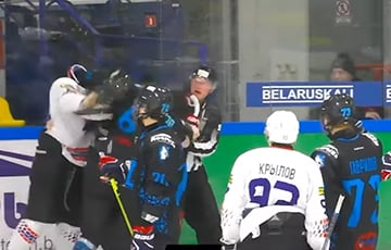 В Березе хоккеисты устроили массовую драку на льду: видеофакт