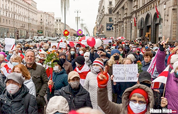 Марш пенсионеров в Минске: яркий фоторепортаж