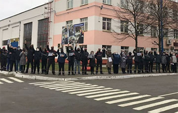 Минский моторный завод вышел на акцию памяти о Романе Бондаренко
