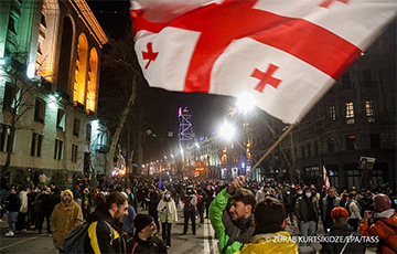 В Тбилиси снова вспыхнули протесты