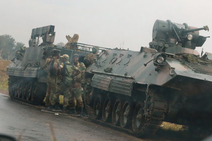В Зимбабве военные захватили телевидение