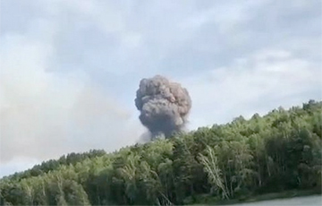В российском Красноярске взрываются боеприпасы на военном складе